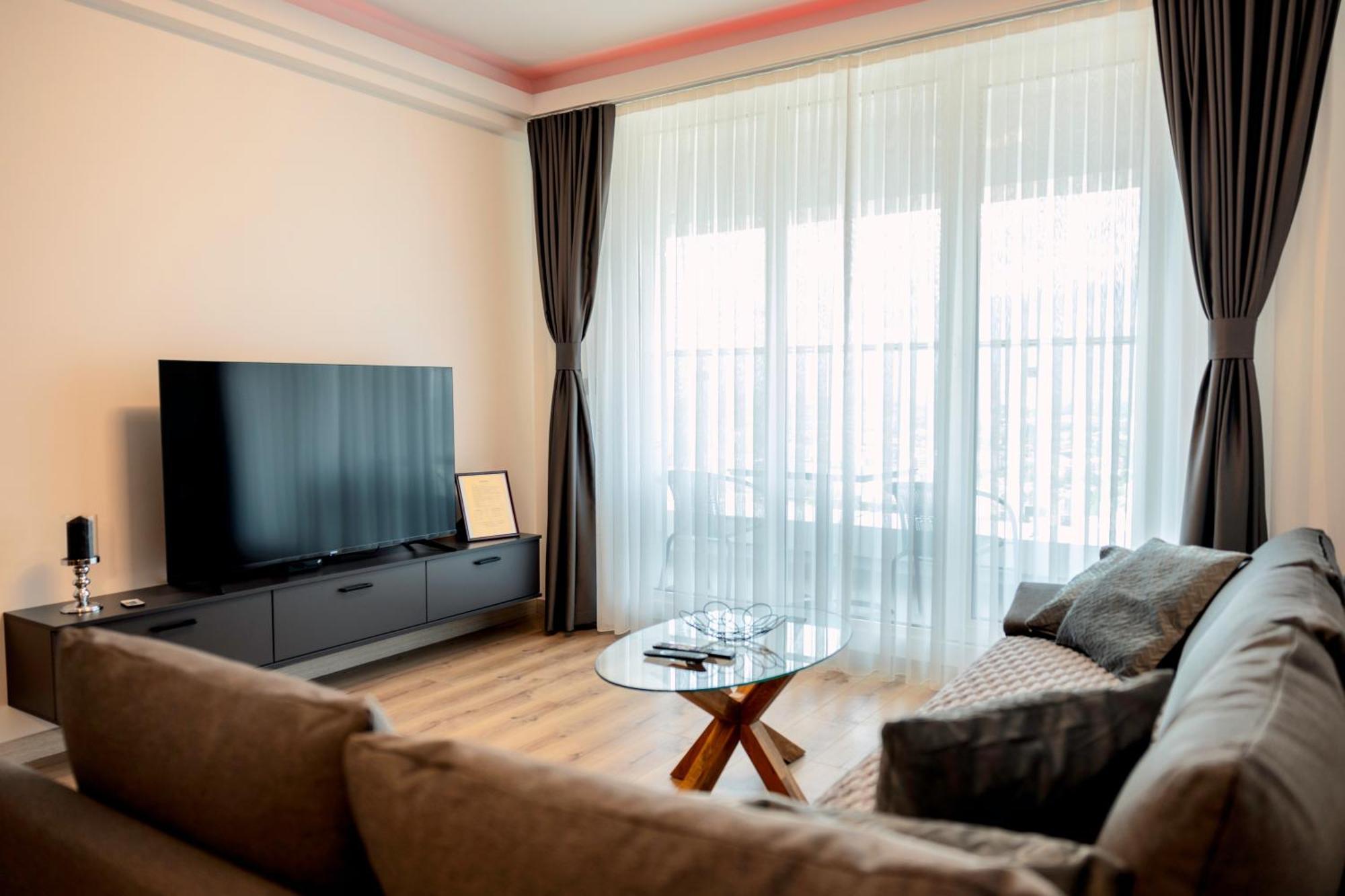 33Rd Floor Twin Apartments In Cevahir Sky City Complex With Pool, Spa, Fitness And Parking Included In Price Skopie Exterior foto